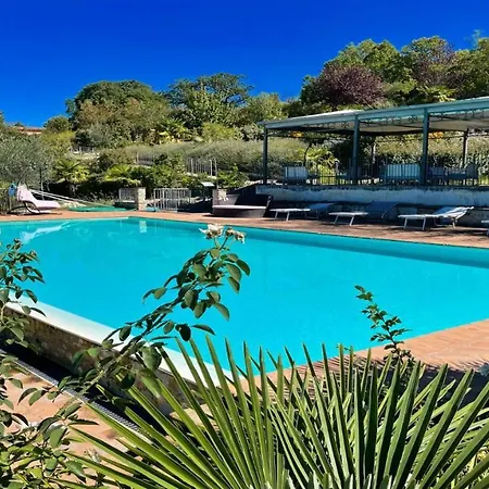 A Magical Experience In Fabulous Grounds With Pool Jacuzzi Wifi Aircon